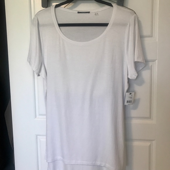 Tahari Tops - L/XL scoop neck t